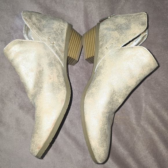Charming Charlie Metallic Gold Slip-on Zip Back Bootie Size - Picture 5 of 11